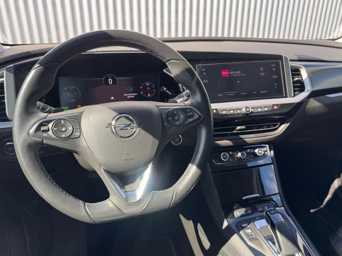 GS 1.6 Turbo Plug-In Hybrid | SOH 100% | AGR stoelen | Trekhaak | Adaptive Cruise | 19" LMV | Stuurverwarming | Navigatie | Apple Carplay / Android auto | | Grootlichtassistent | Keyless ent