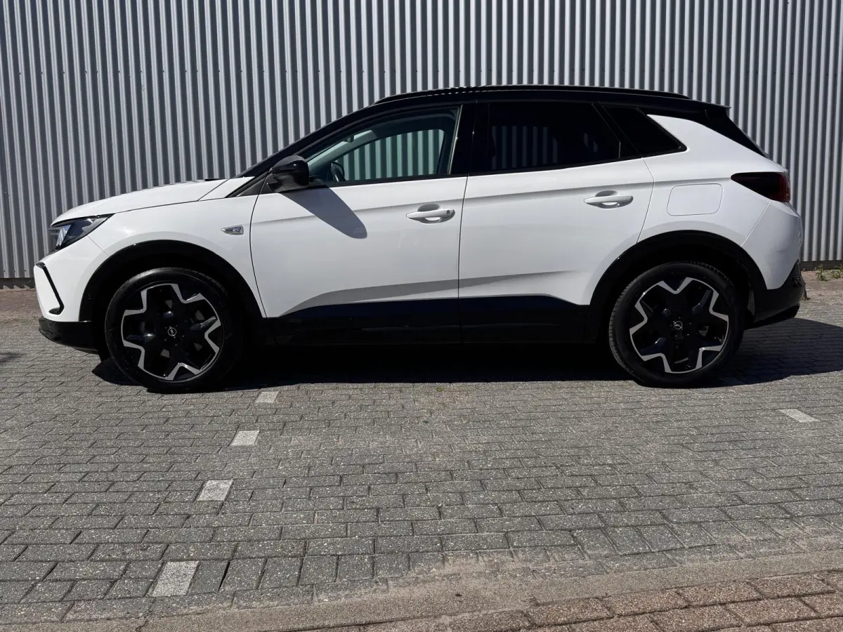 GS 1.6 Turbo Plug-In Hybrid | SOH 100% | AGR stoelen | Trekhaak | Adaptive Cruise | 19" LMV | Stuurverwarming | Navigatie | Apple Carplay / Android auto | | Grootlichtassistent | Keyless ent