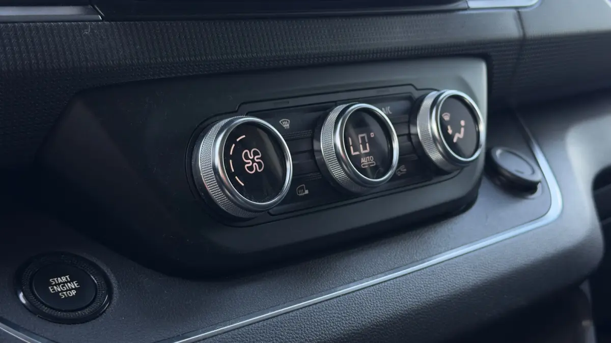 2.0 dCi 150 T29 L2H1 DC Luxe