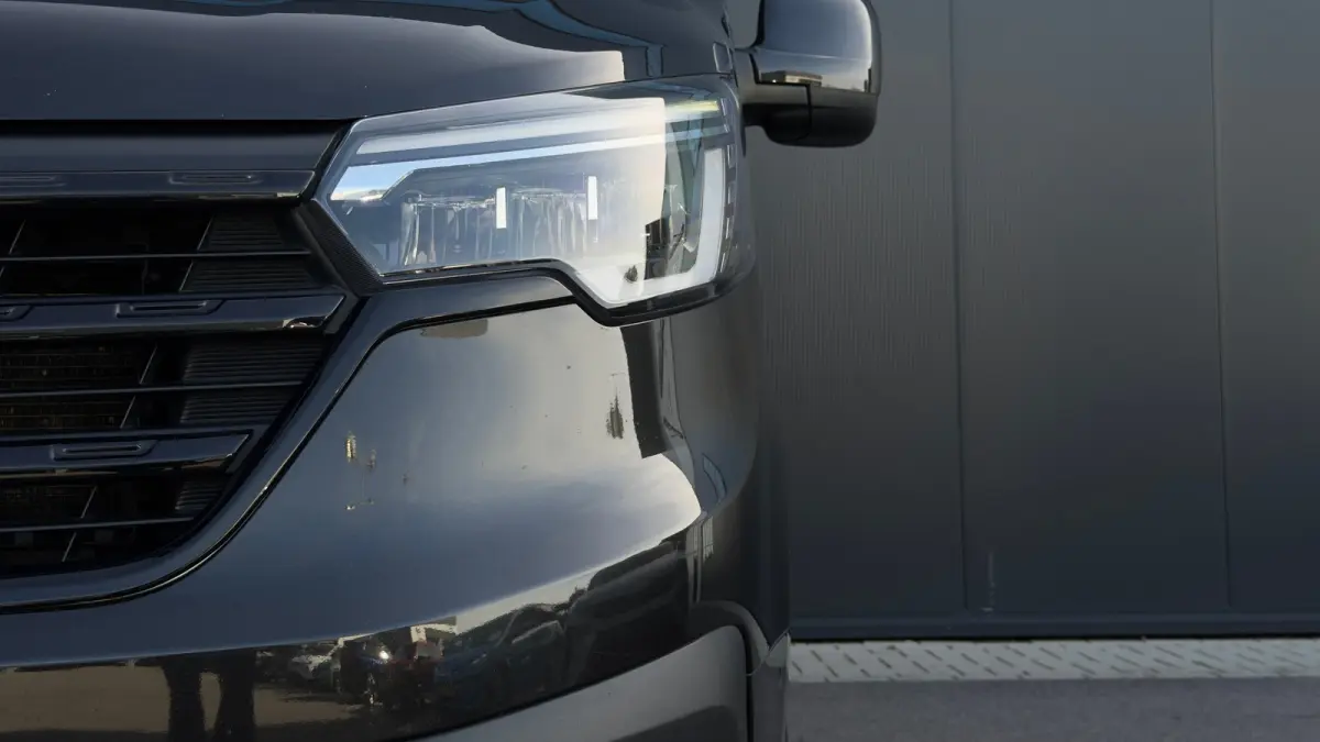 2.0 dCi 150 T29 L2H1 DC Luxe