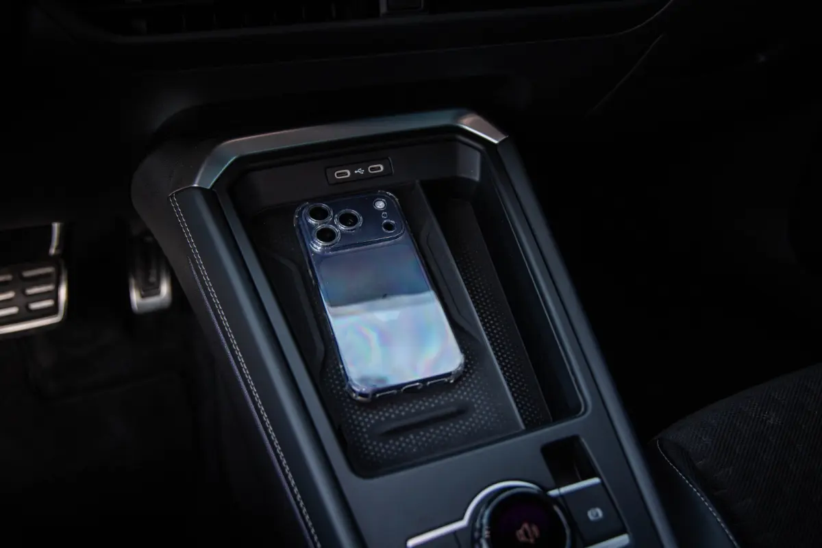 1.5 eTSI R-Line , Apple Carplay, Adap. cruise, Stoel/stuurverwarming, Sfeerverlichting,