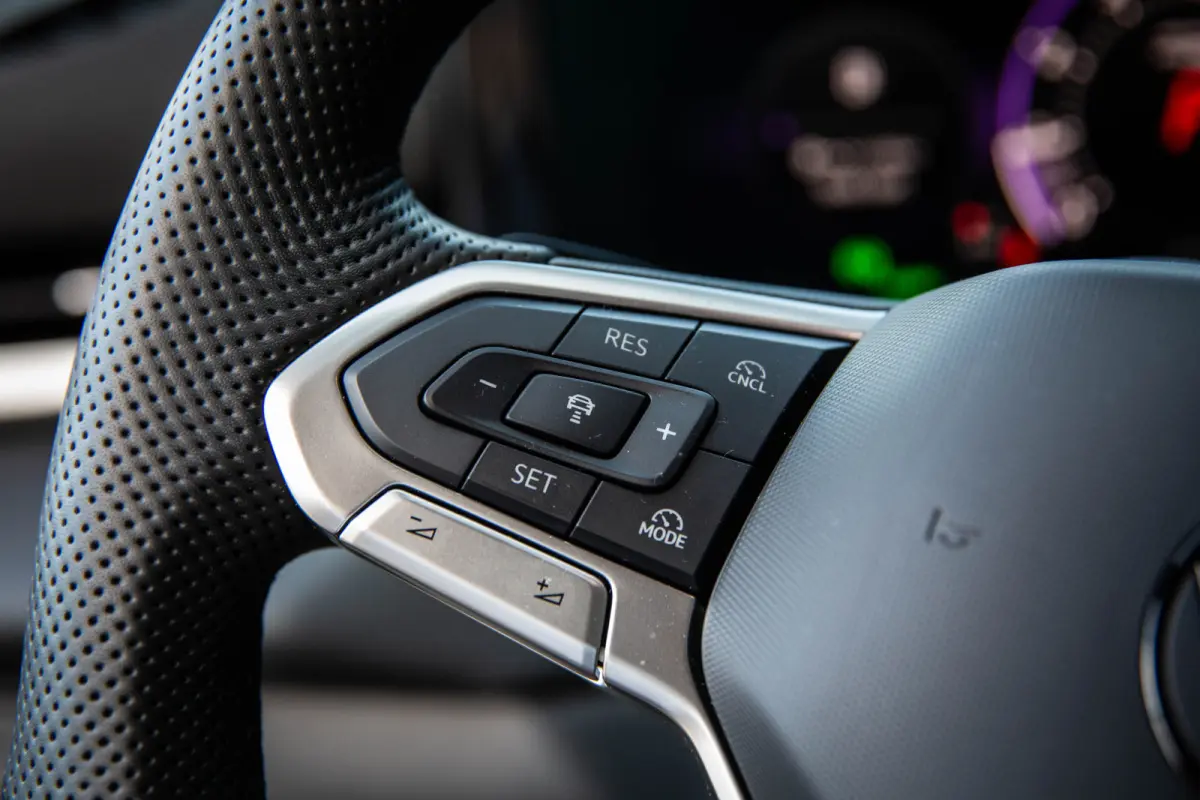 1.5 eTSI R-Line , Apple Carplay, Adap. cruise, Stoel/stuurverwarming, Sfeerverlichting,
