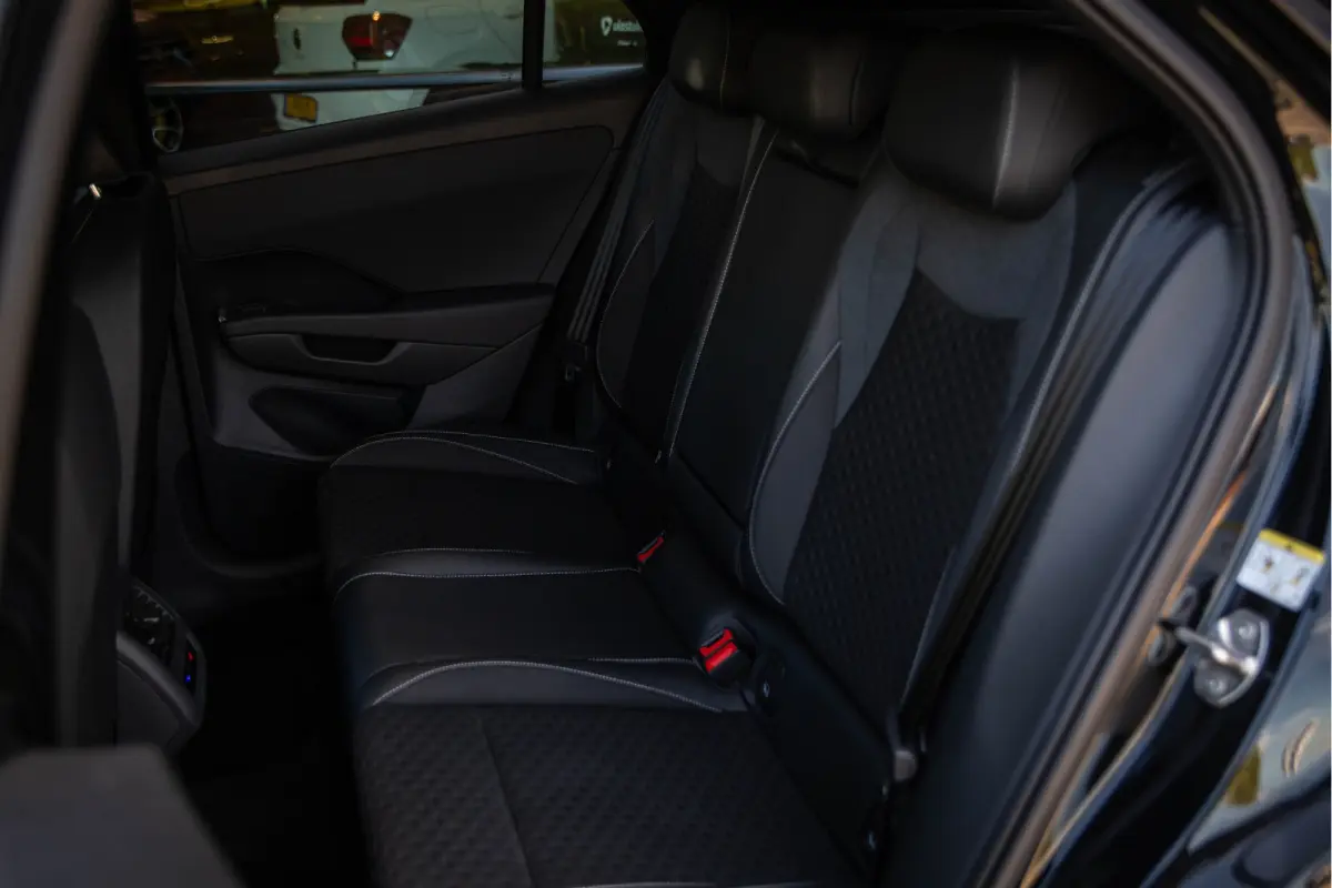 1.5 eTSI R-Line , Apple Carplay, Adap. cruise, Stoel/stuurverwarming, Sfeerverlichting,