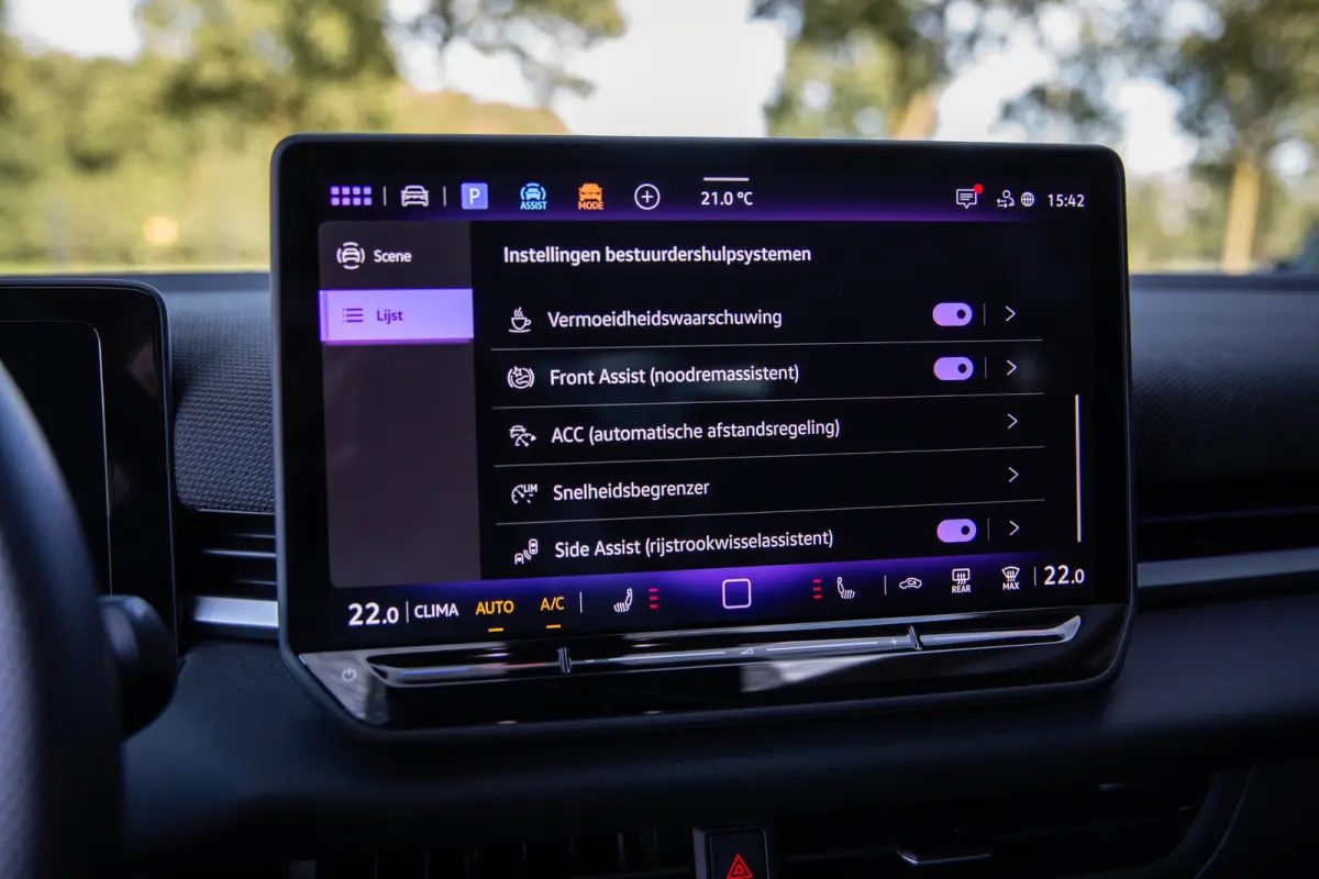 1.5 eTSI R-Line , Apple Carplay, Adap. cruise, Stoel/stuurverwarming, Sfeerverlichting,