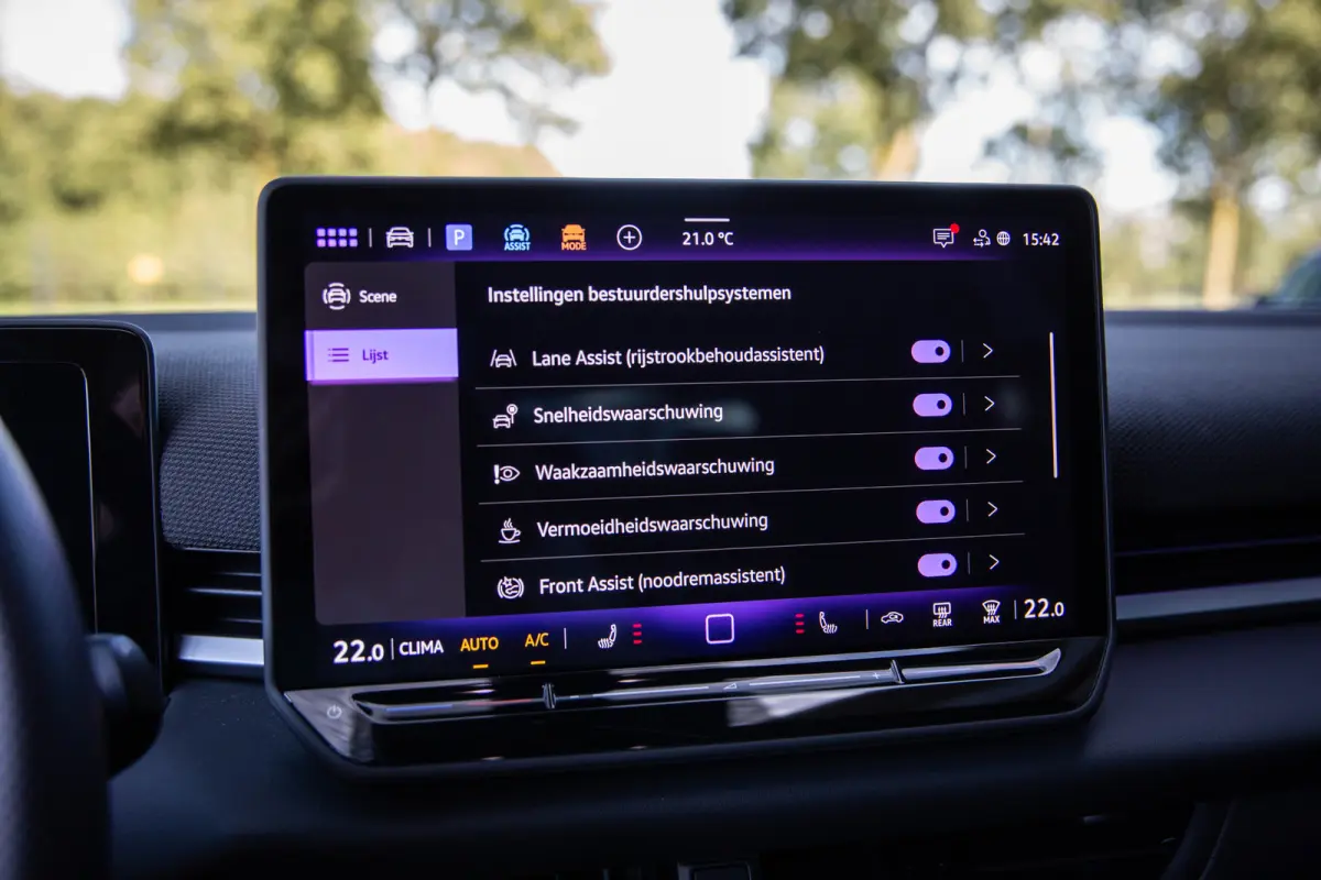 1.5 eTSI R-Line , Apple Carplay, Adap. cruise, Stoel/stuurverwarming, Sfeerverlichting,
