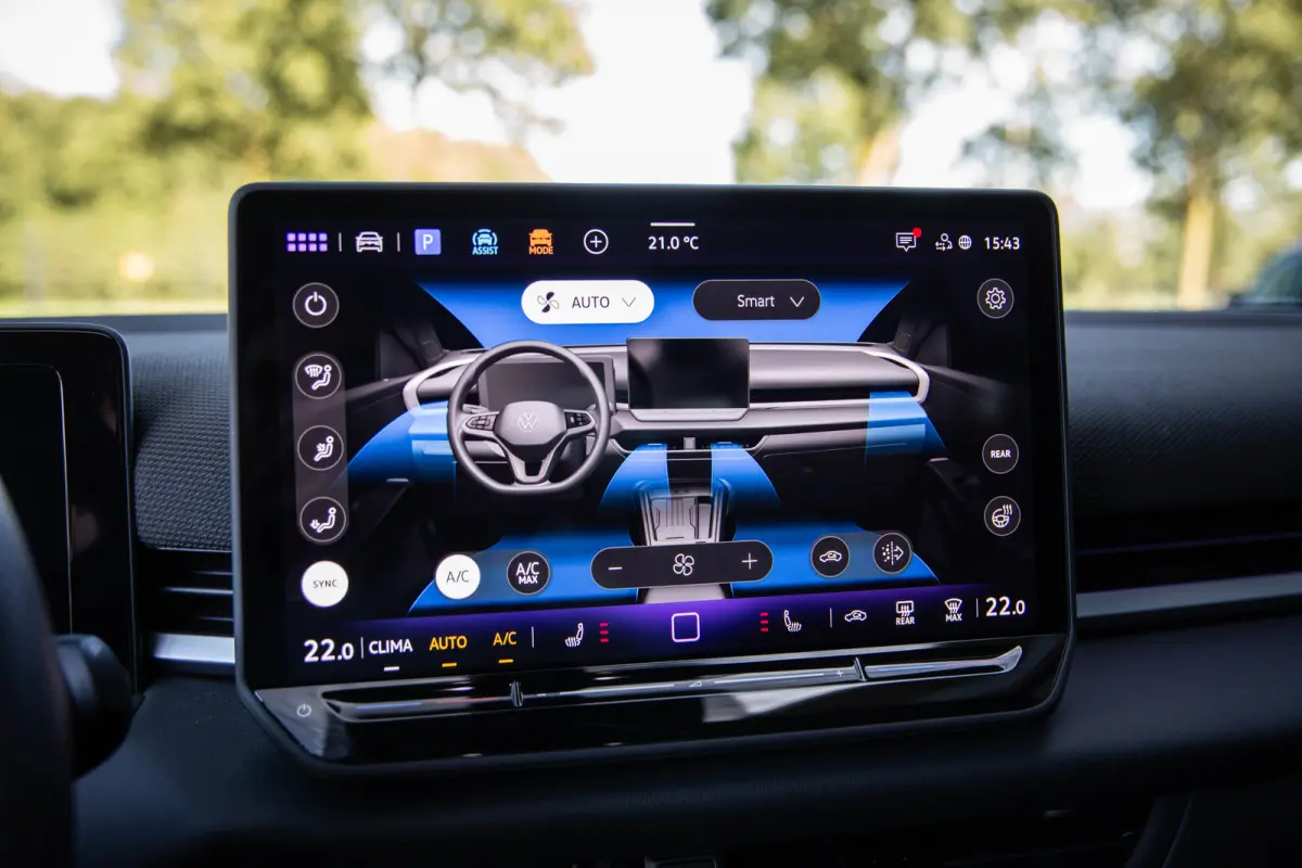 1.5 eTSI R-Line , Apple Carplay, Adap. cruise, Stoel/stuurverwarming, Sfeerverlichting,