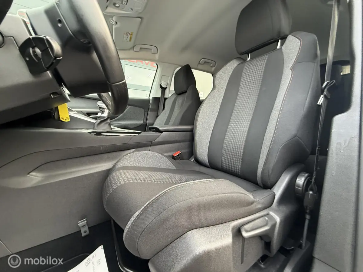 1.2 PureTech Blue Lease Executive Trekhk Distr-riem-vv