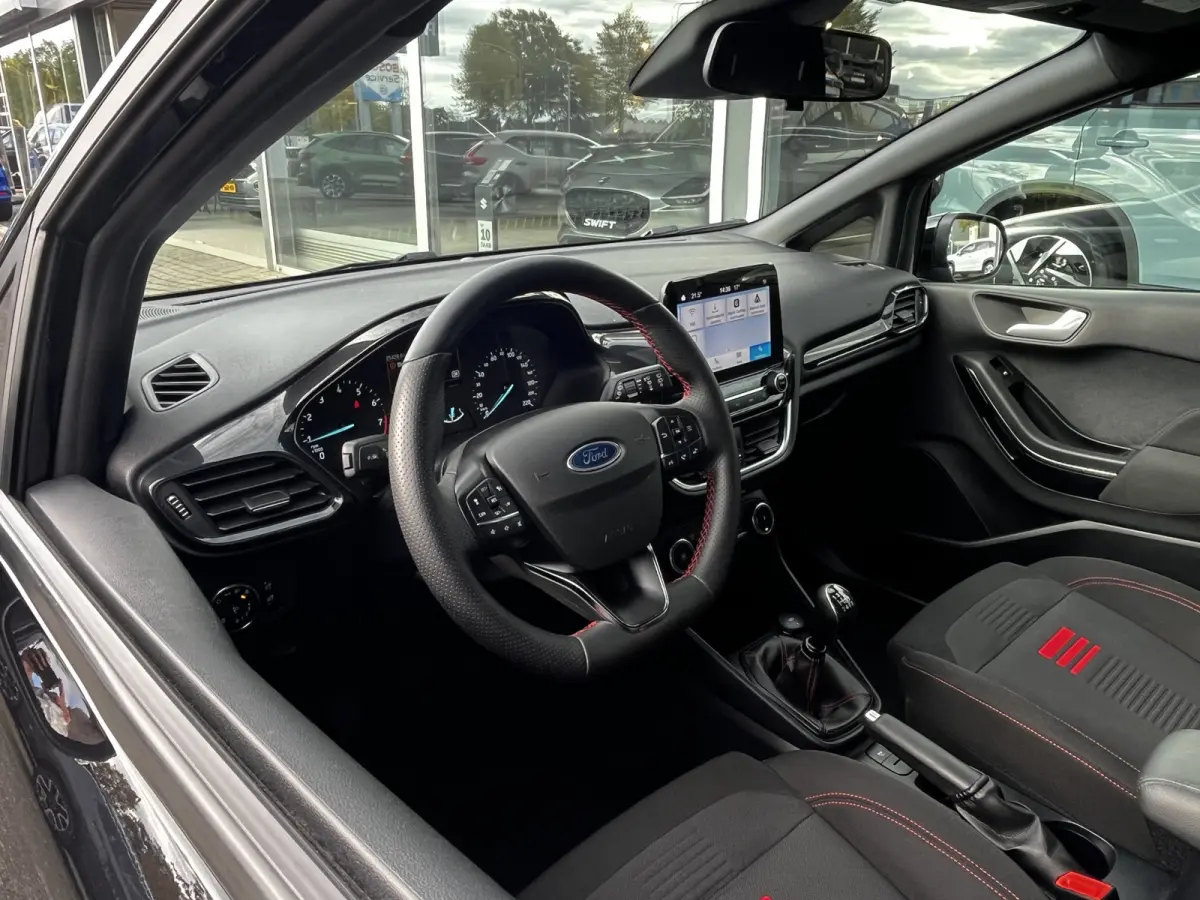 1.0 EcoBoost ST-Line 100pk/74kW 6-bak | Adapt. Cruise | Winter Pack | Trekhaak |