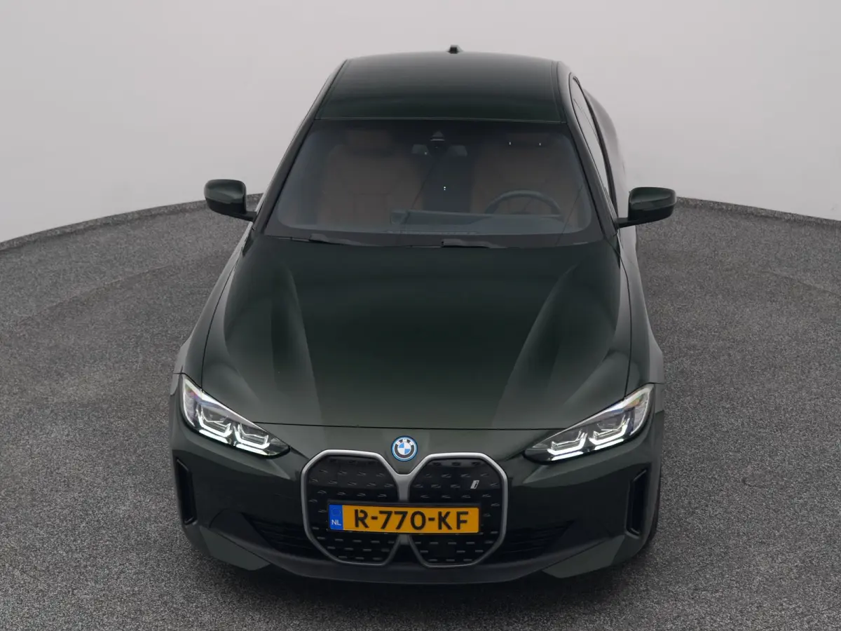 eDrive40 84 kWh | CAMERA | CARPLAY | STOELVERWARMING