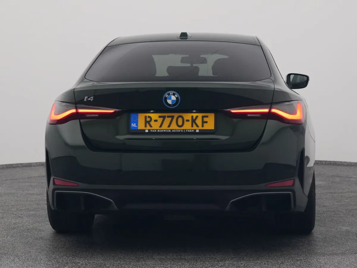 eDrive40 84 kWh | CAMERA | CARPLAY | STOELVERWARMING