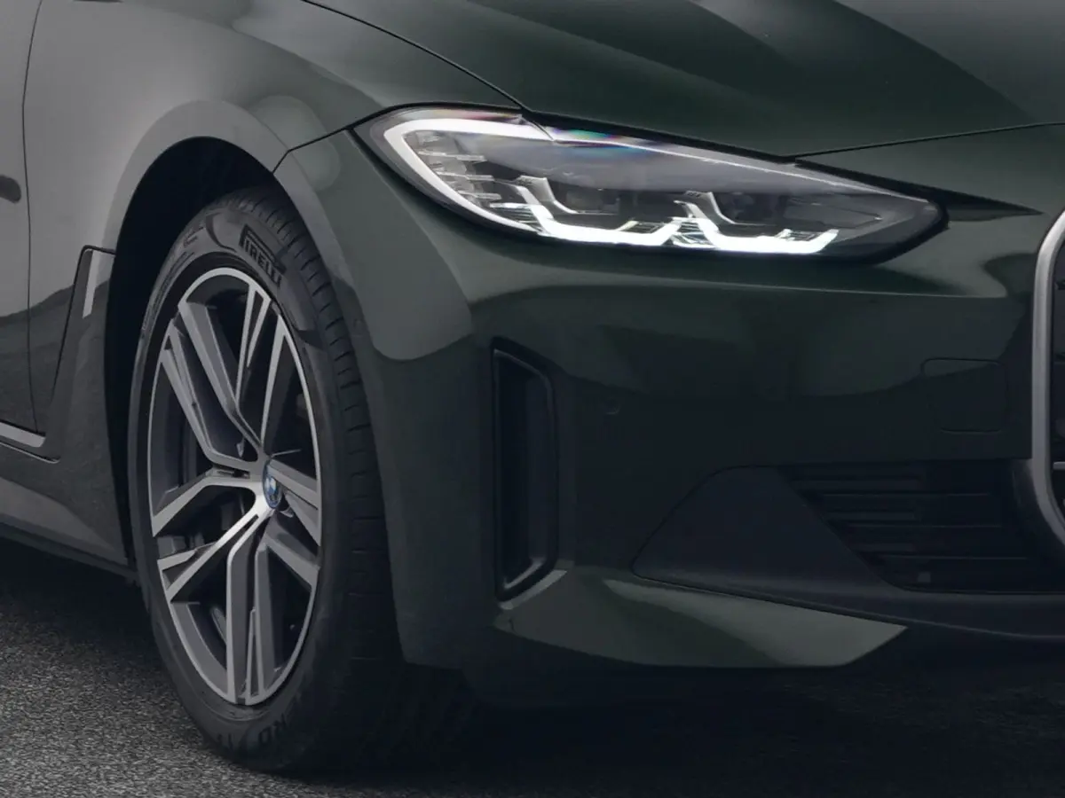 eDrive40 84 kWh | CAMERA | CARPLAY | STOELVERWARMING