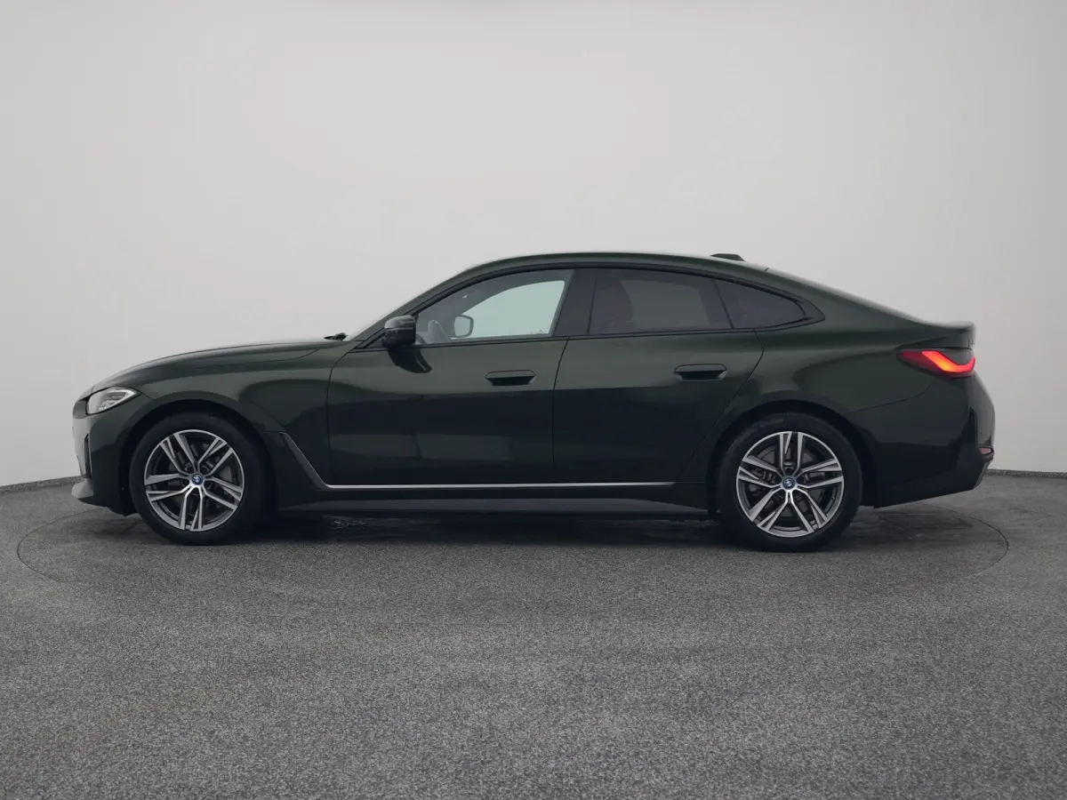 eDrive40 84 kWh | CAMERA | CARPLAY | STOELVERWARMING