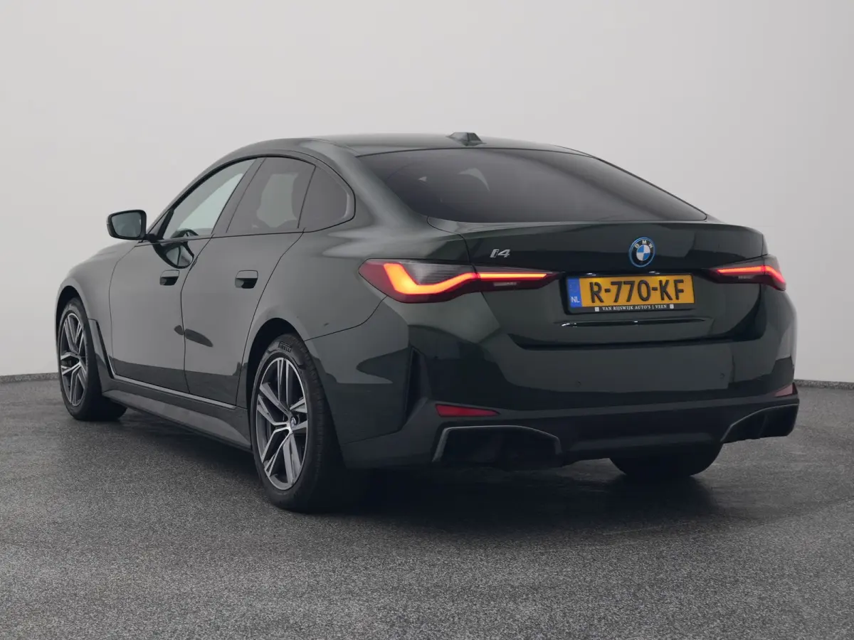 eDrive40 84 kWh | CAMERA | CARPLAY | STOELVERWARMING