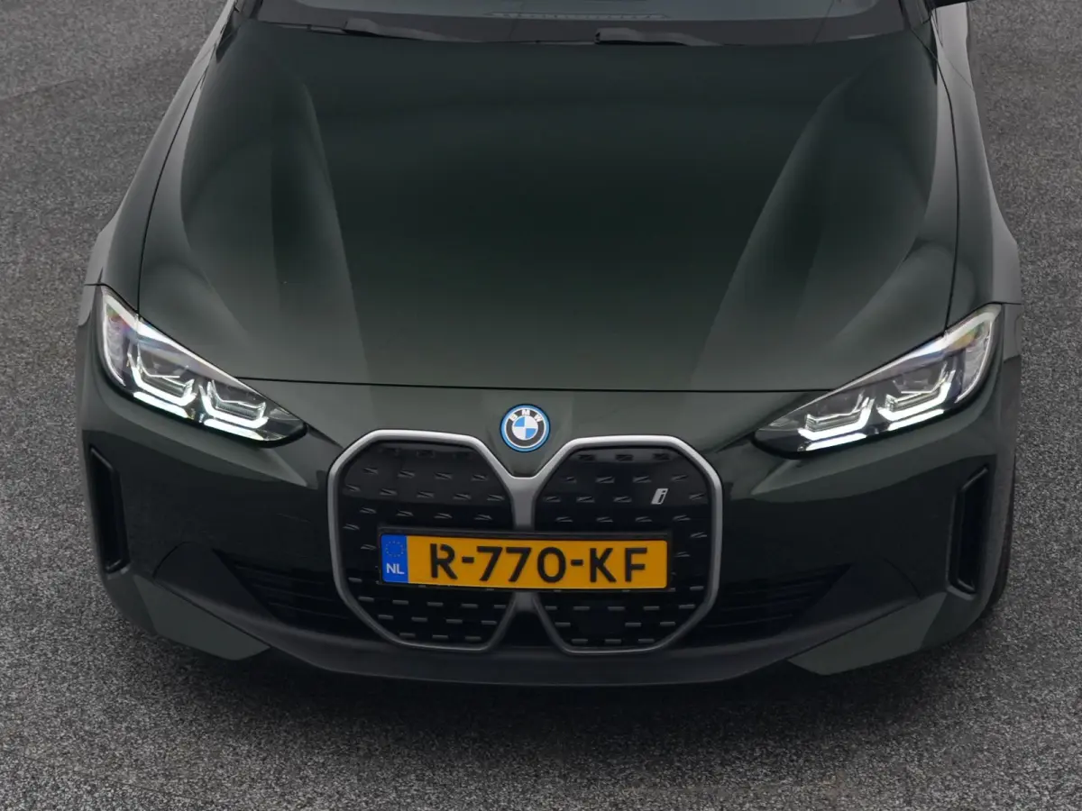 eDrive40 84 kWh | CAMERA | CARPLAY | STOELVERWARMING