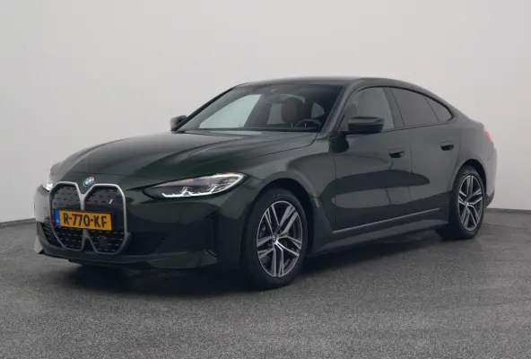 eDrive40 84 kWh | CAMERA | CARPLAY | STOELVERWARMING