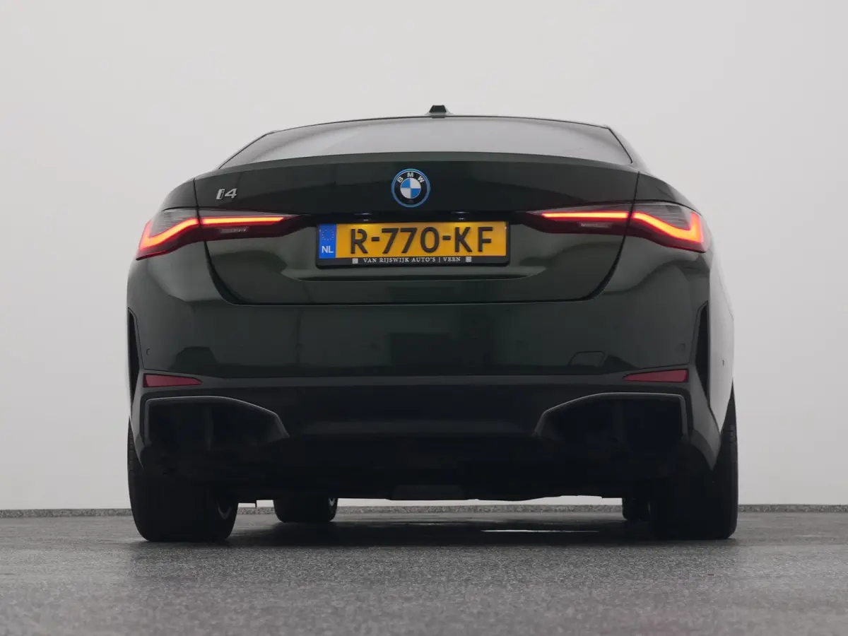 eDrive40 84 kWh | CAMERA | CARPLAY | STOELVERWARMING