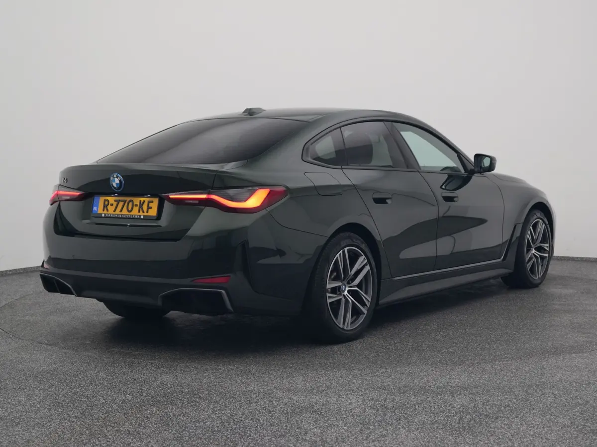 eDrive40 84 kWh | CAMERA | CARPLAY | STOELVERWARMING