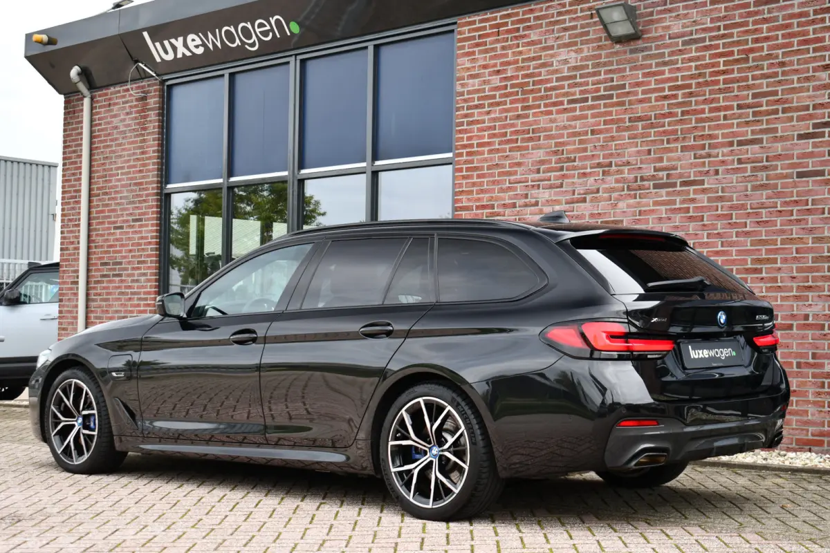 530e xDrive M-Sport Pro Pano Trekh ACC HUD H/K Massage+Koel 4WS DDC
