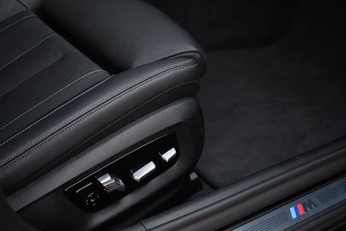 530e xDrive M-Sport Pro Pano Trekh ACC HUD H/K Massage+Koel 4WS DDC