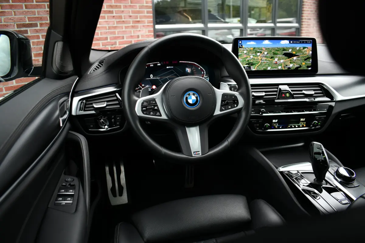 530e xDrive M-Sport Pro Pano Trekh ACC HUD H/K Massage+Koel 4WS DDC