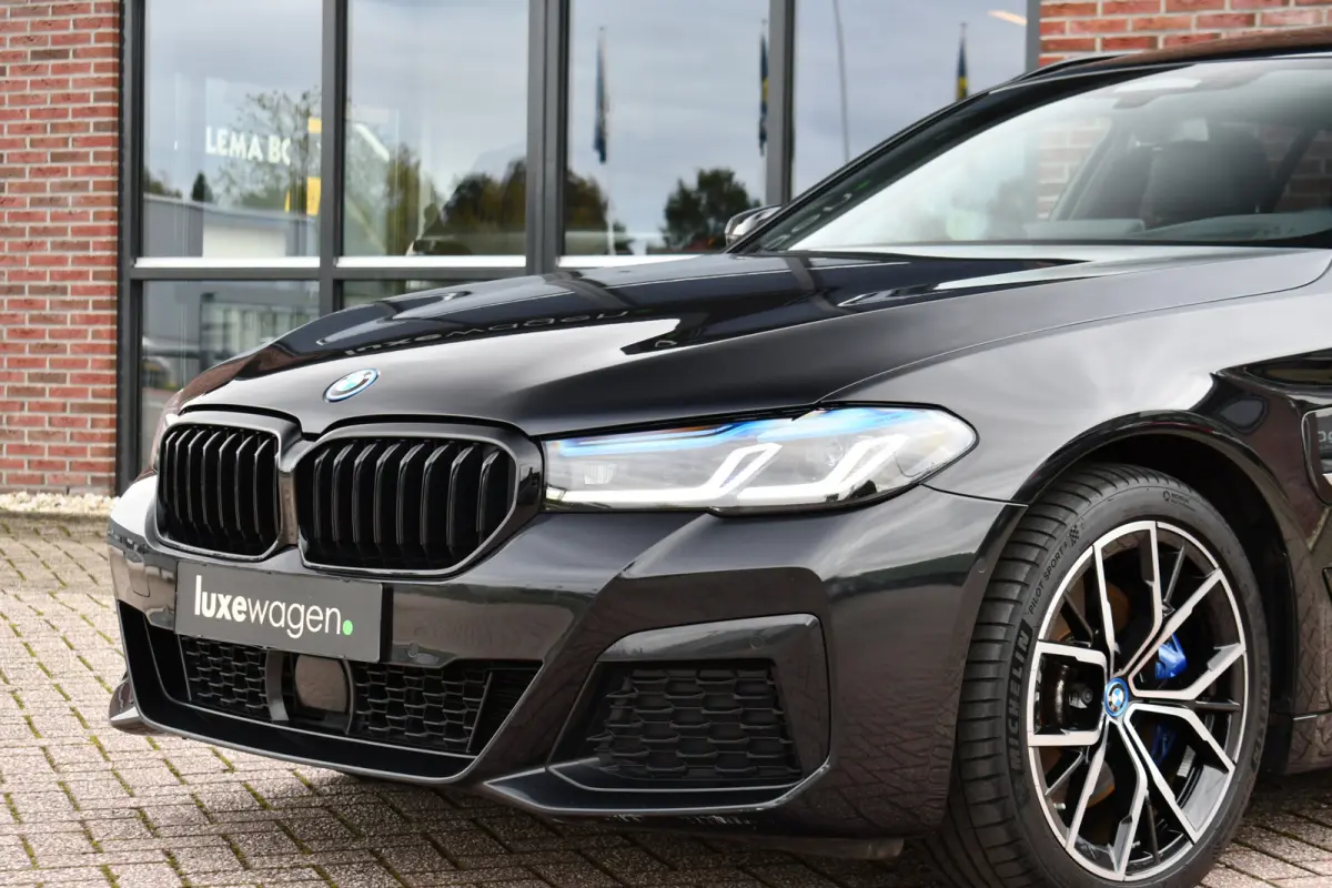 530e xDrive M-Sport Pro Pano Trekh ACC HUD H/K Massage+Koel 4WS DDC
