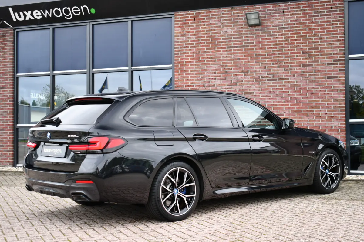 530e xDrive M-Sport Pro Pano Trekh ACC HUD H/K Massage+Koel 4WS DDC