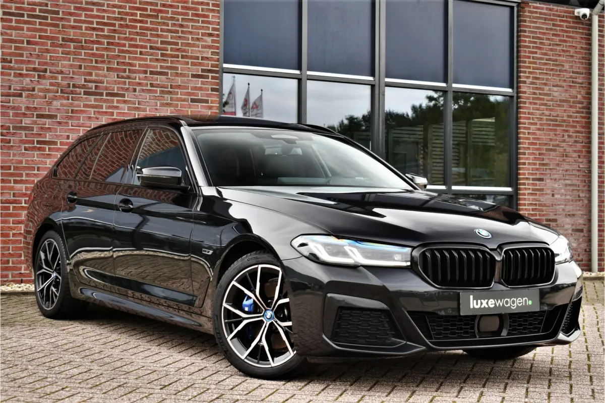 530e xDrive M-Sport Pro Pano Trekh ACC HUD H/K Massage+Koel 4WS DDC