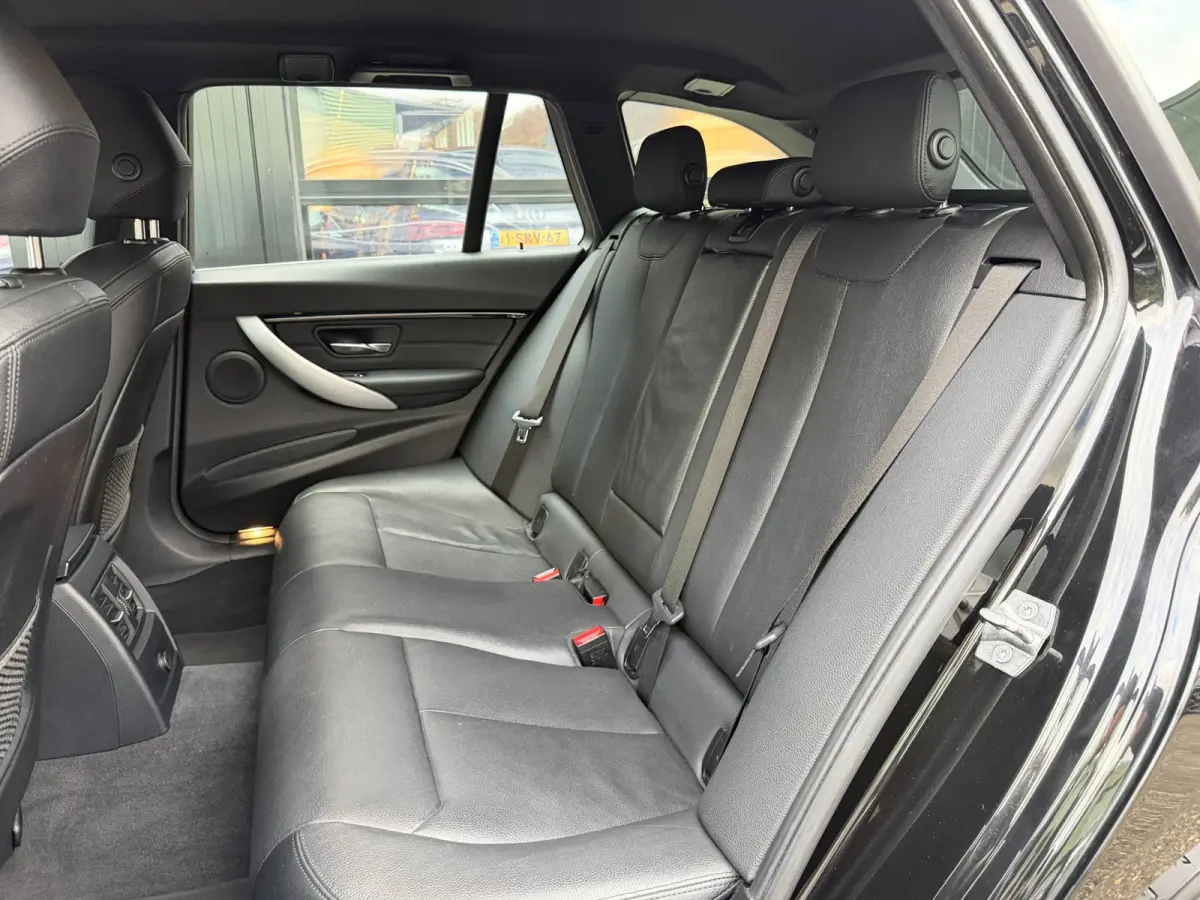 318i M-Sport LED Navi Leder Cruise