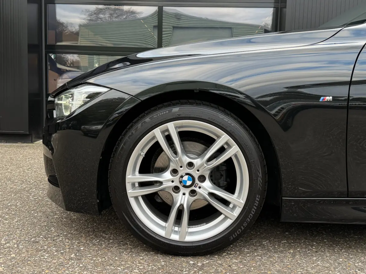 318i M-Sport LED Navi Leder Cruise