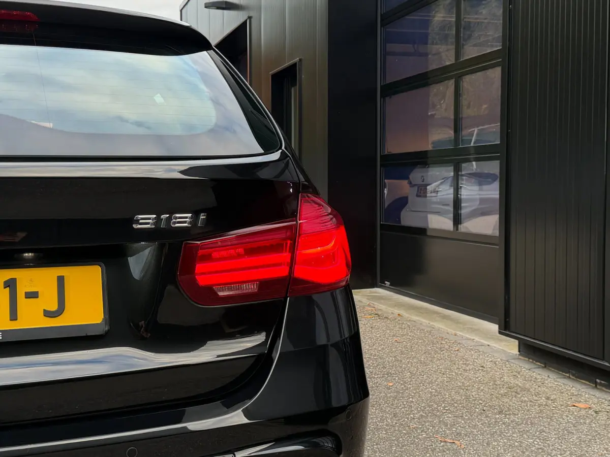 318i M-Sport LED Navi Leder Cruise
