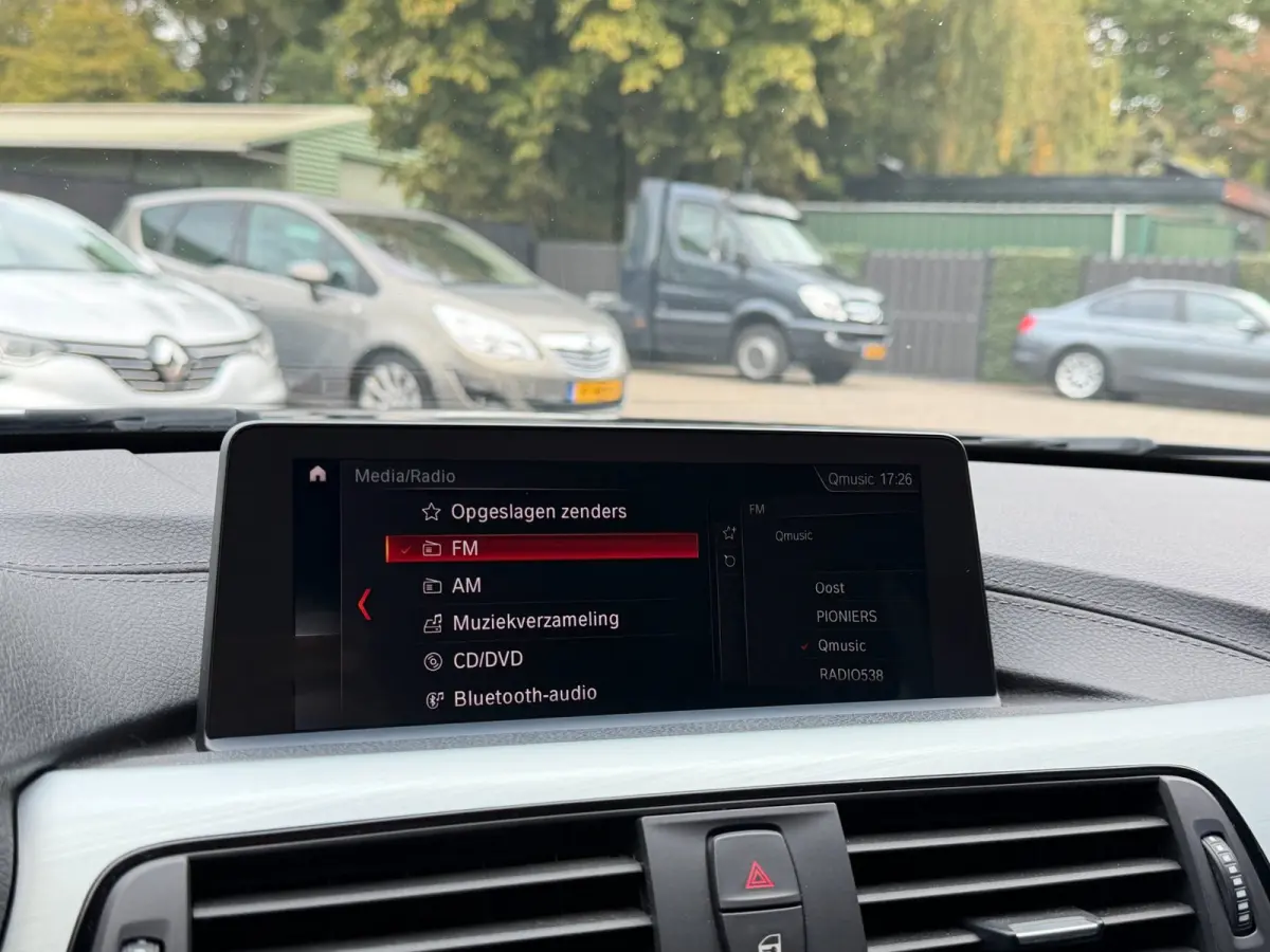 318i M-Sport LED Navi Leder Cruise