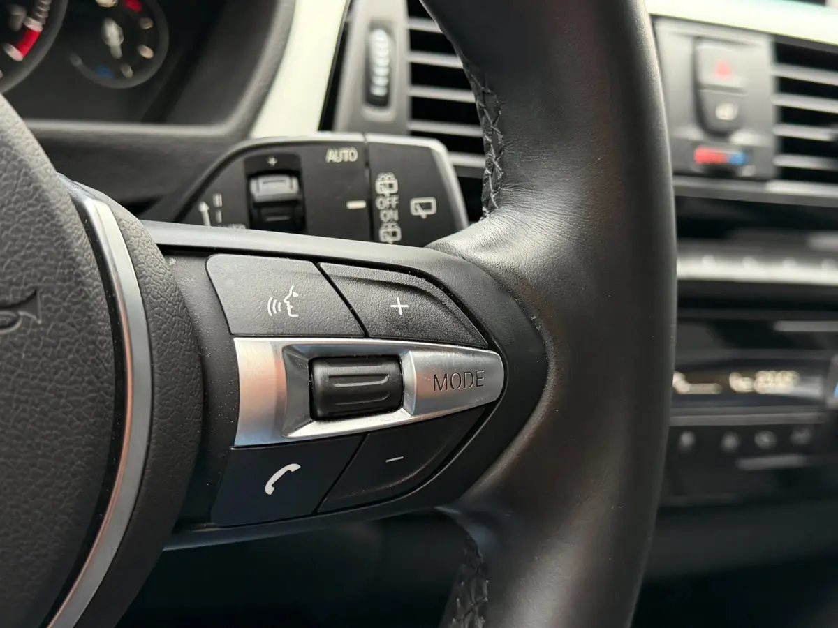 318i M-Sport LED Navi Leder Cruise