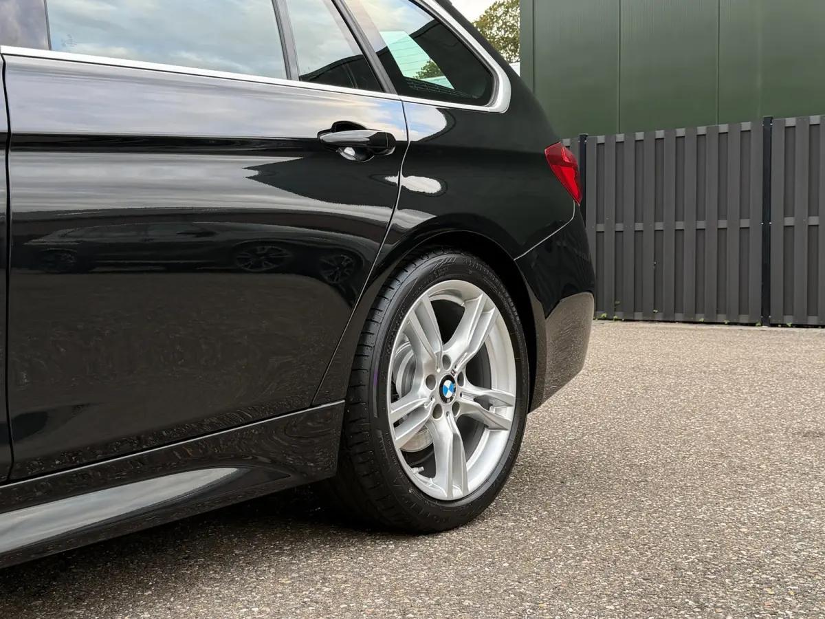 318i M-Sport LED Navi Leder Cruise