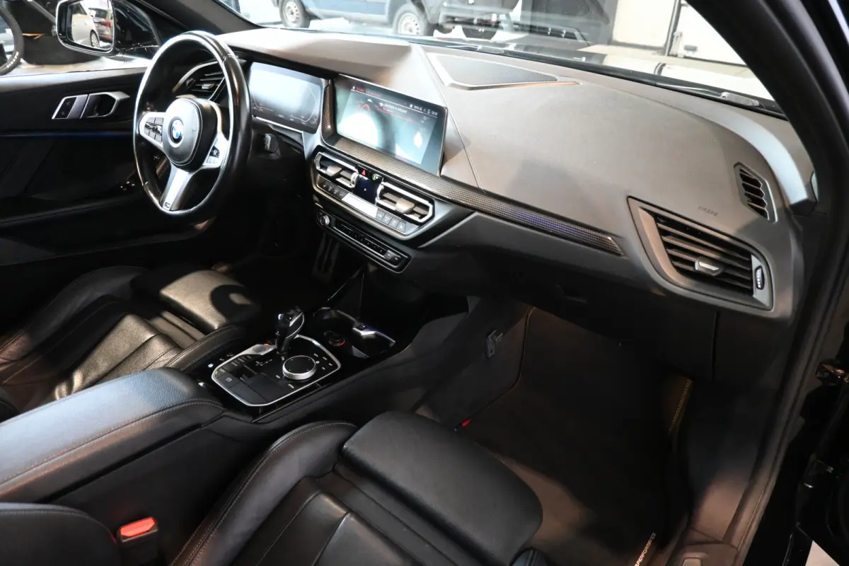 120i Automaat M - Sport Edition Clima Kuipstoelen Panoramadak LED koplampen 19 Inch Camera 1e Eig. 100% Onderhouden Inruil mogelijk