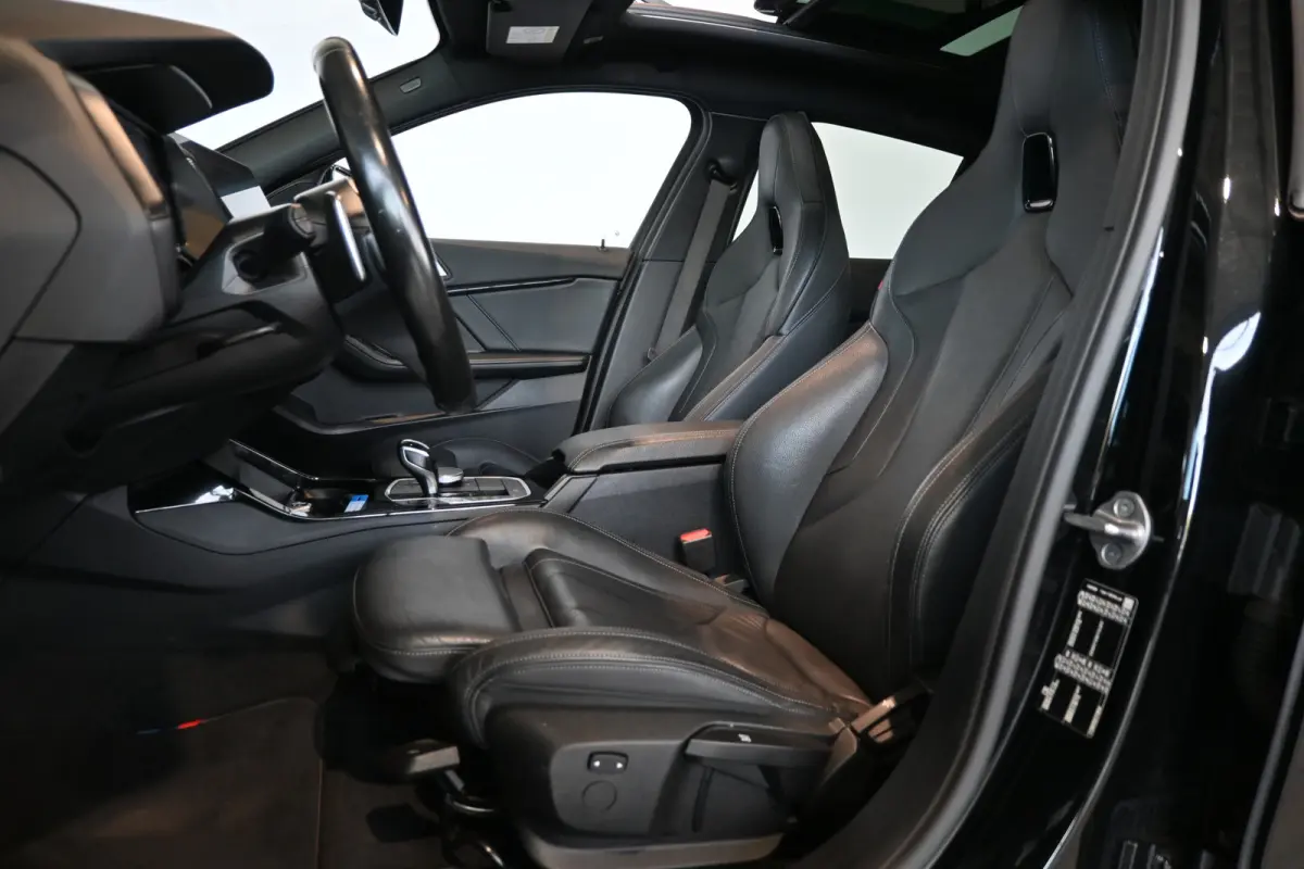 120i Automaat M - Sport Edition Clima Kuipstoelen Panoramadak LED koplampen 19 Inch Camera 1e Eig. 100% Onderhouden Inruil mogelijk