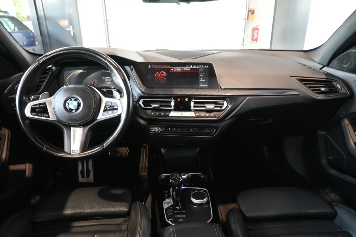 120i Automaat M - Sport Edition Clima Kuipstoelen Panoramadak LED koplampen 19 Inch Camera 1e Eig. 100% Onderhouden Inruil mogelijk