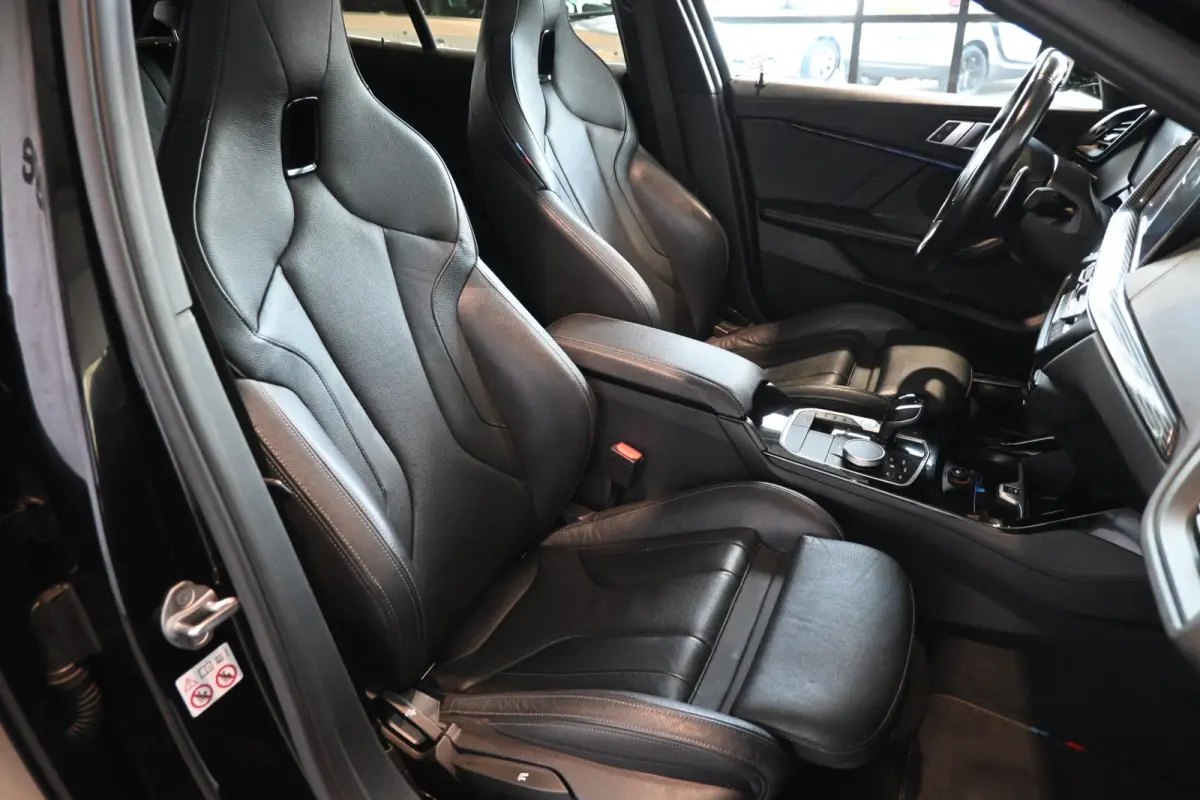 120i Automaat M - Sport Edition Clima Kuipstoelen Panoramadak LED koplampen 19 Inch Camera 1e Eig. 100% Onderhouden Inruil mogelijk
