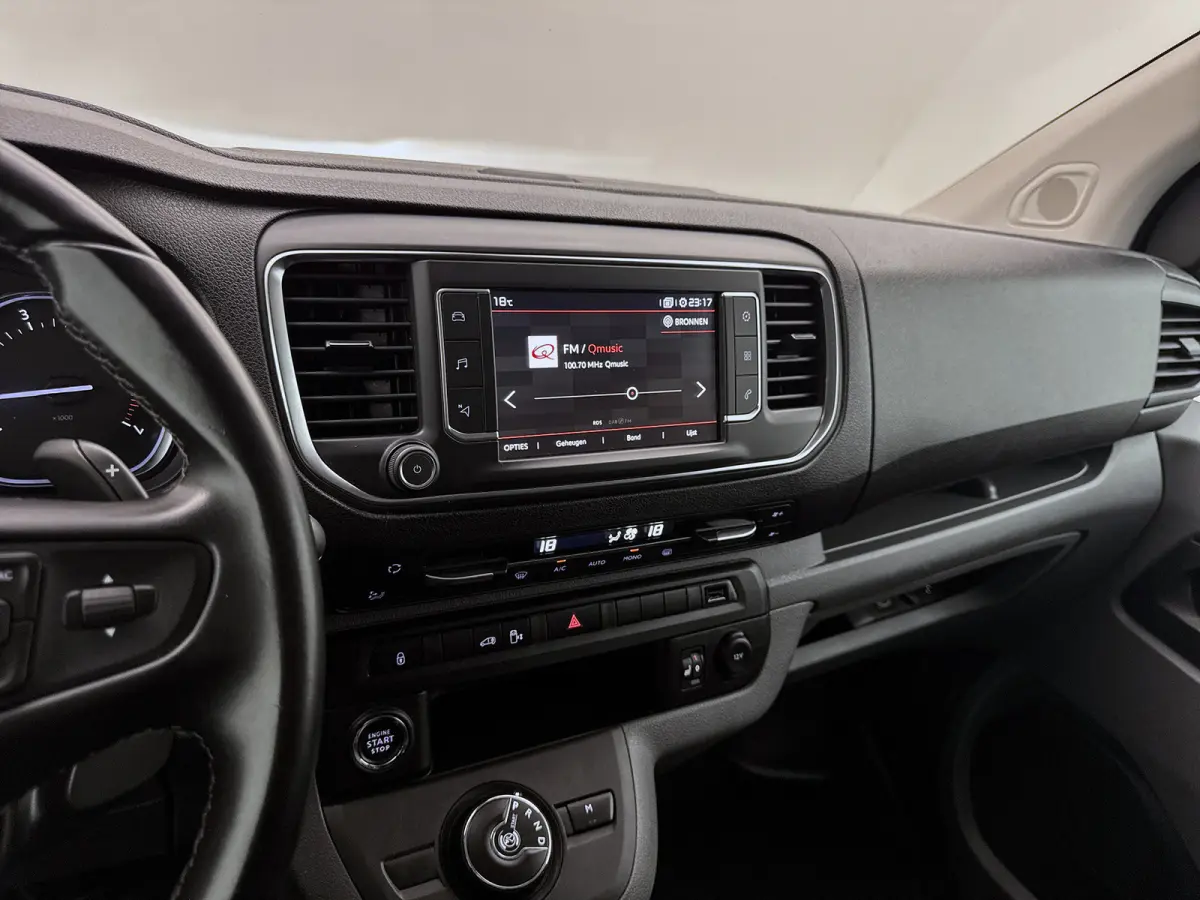 2.0 BlueHDI 180 M Club Head-up display Adapt. cruise control Elektrische schuifdeur Trekhaak Stoelverwarming Navigatie