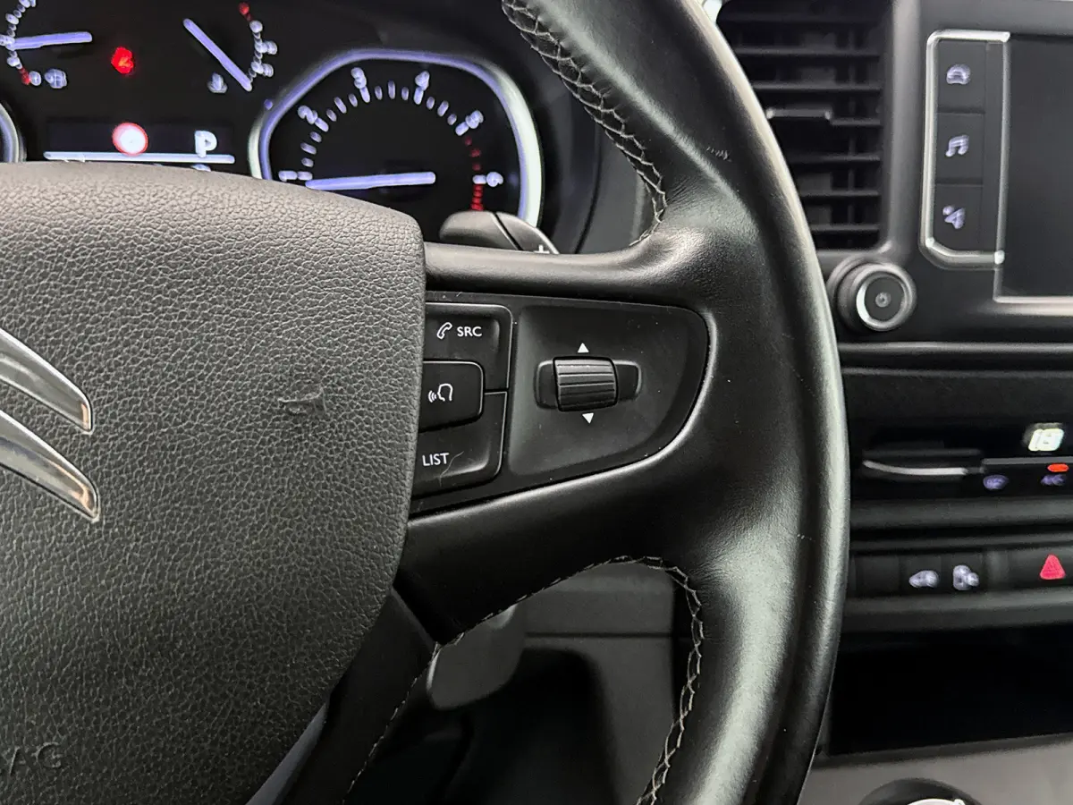 2.0 BlueHDI 180 M Club Head-up display Adapt. cruise control Elektrische schuifdeur Trekhaak Stoelverwarming Navigatie