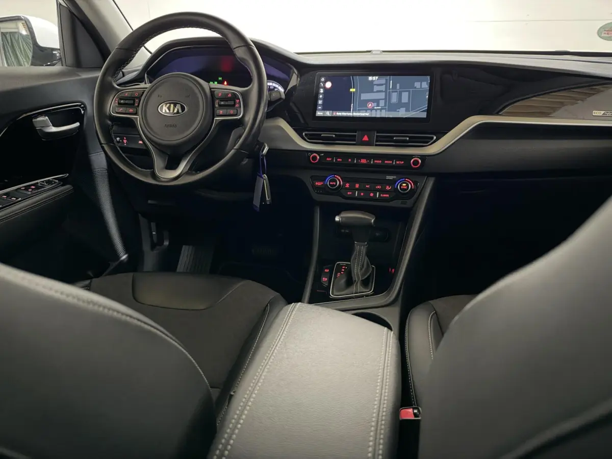 1.6 GDi Hybrid DynamicLine ACC Camera Carplay Trekh. NAP