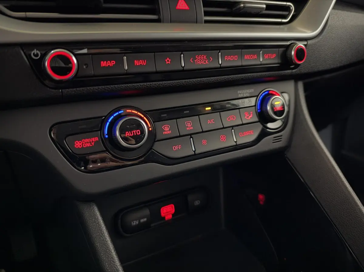 1.6 GDi Hybrid DynamicLine ACC Camera Carplay Trekh. NAP
