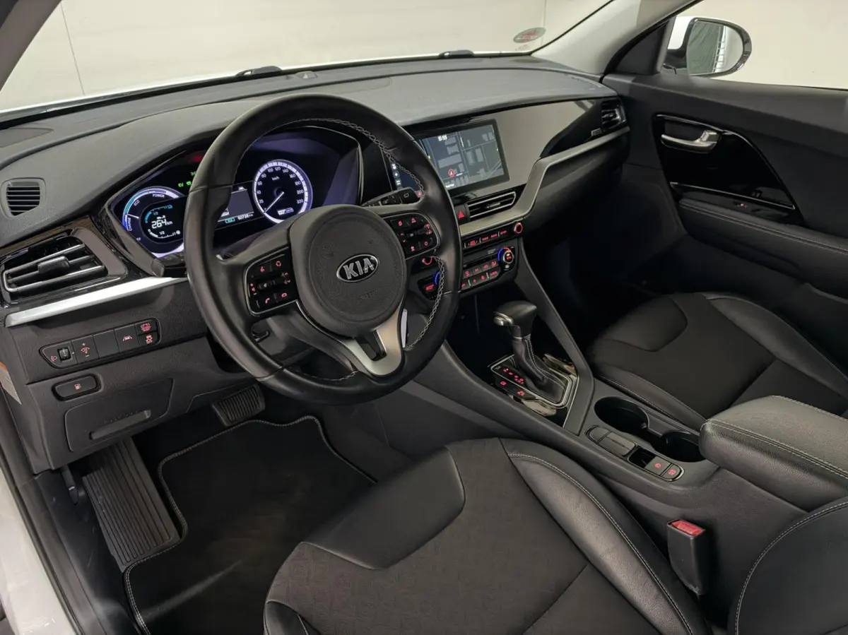1.6 GDi Hybrid DynamicLine ACC Camera Carplay Trekh. NAP