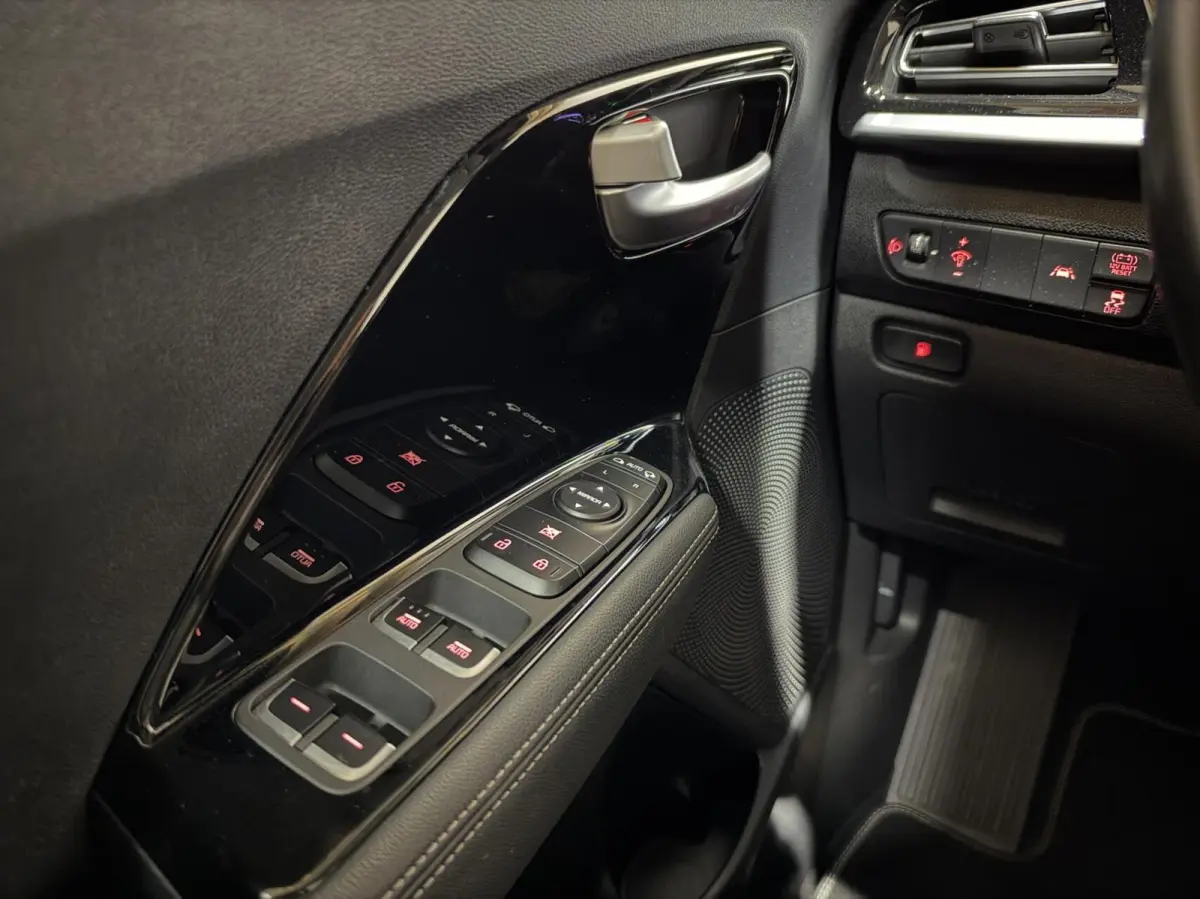 1.6 GDi Hybrid DynamicLine ACC Camera Carplay Trekh. NAP