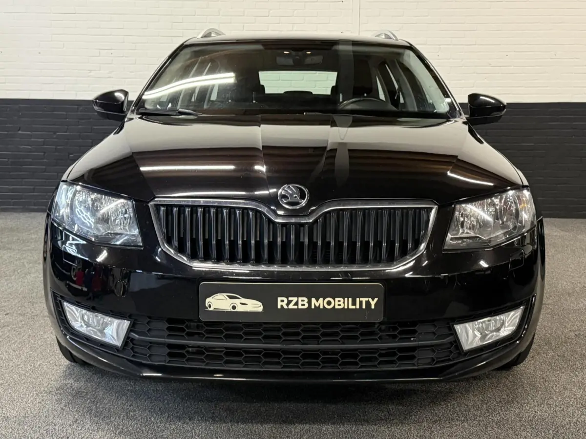 1.0 TSI DSG Greentech Style Business| Carplay | Volledige Historie | Parkeersensoren |Stoelverwarming| Cruise | Zeer netjes