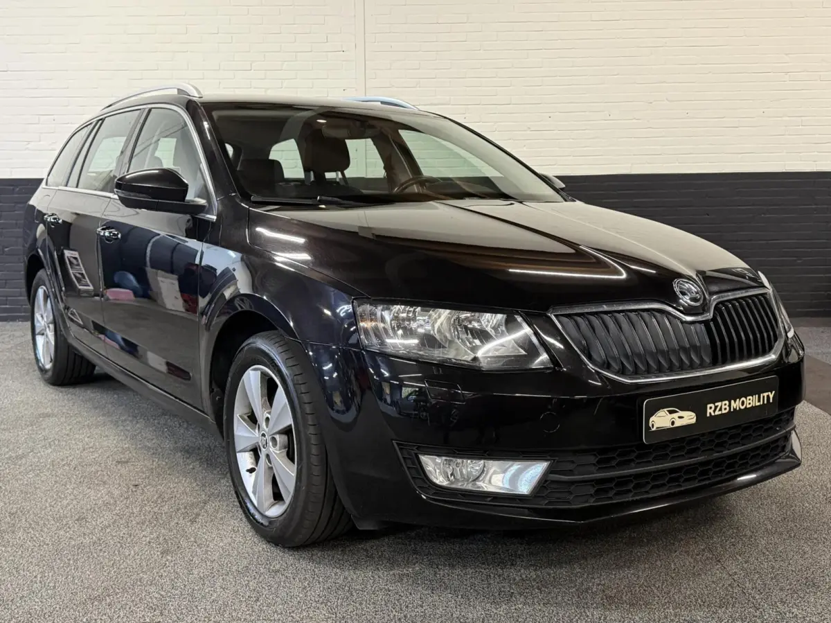1.0 TSI DSG Greentech Style Business| Carplay | Volledige Historie | Parkeersensoren |Stoelverwarming| Cruise | Zeer netjes
