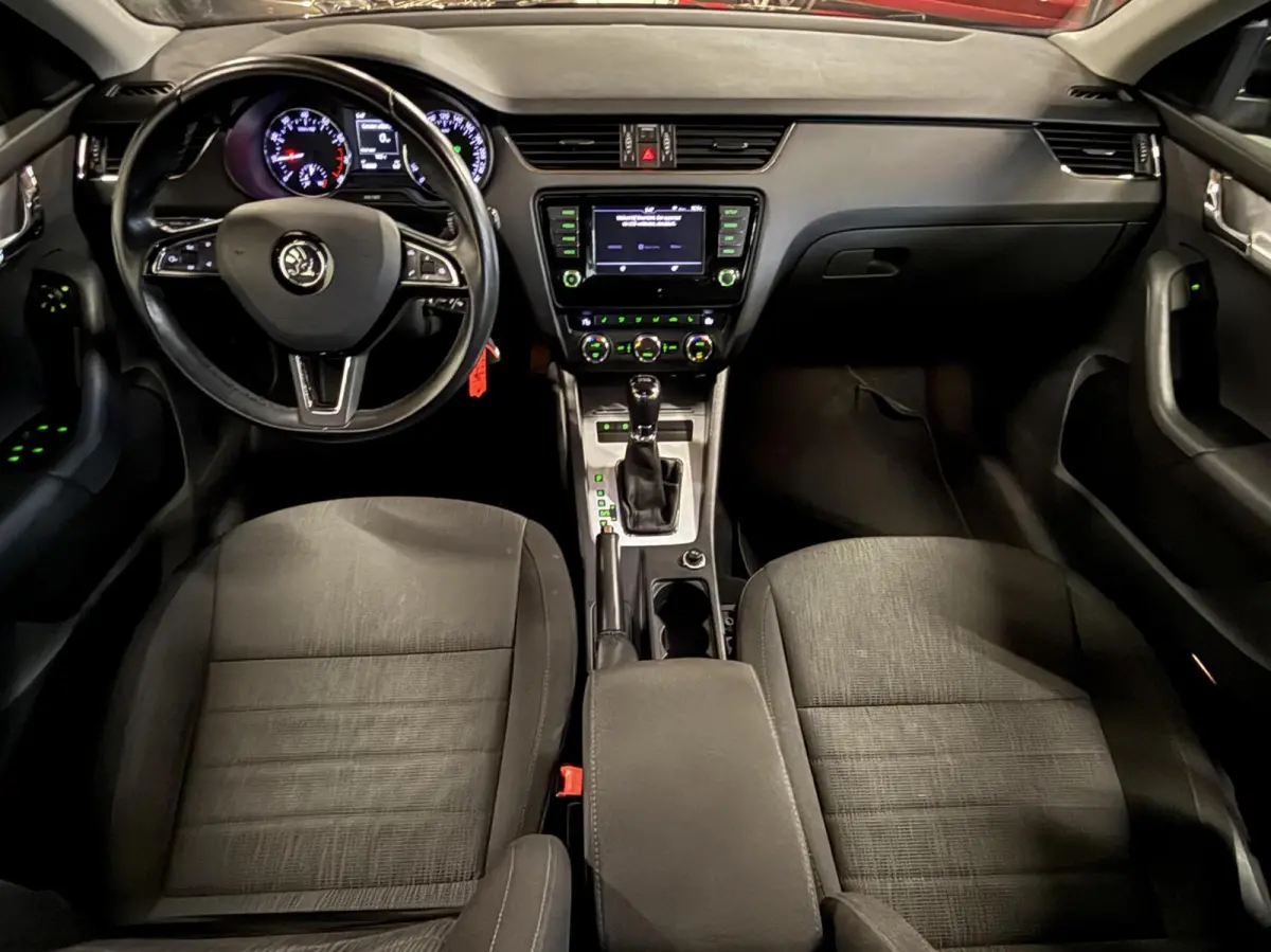 1.0 TSI DSG Greentech Style Business| Carplay | Volledige Historie | Parkeersensoren |Stoelverwarming| Cruise | Zeer netjes