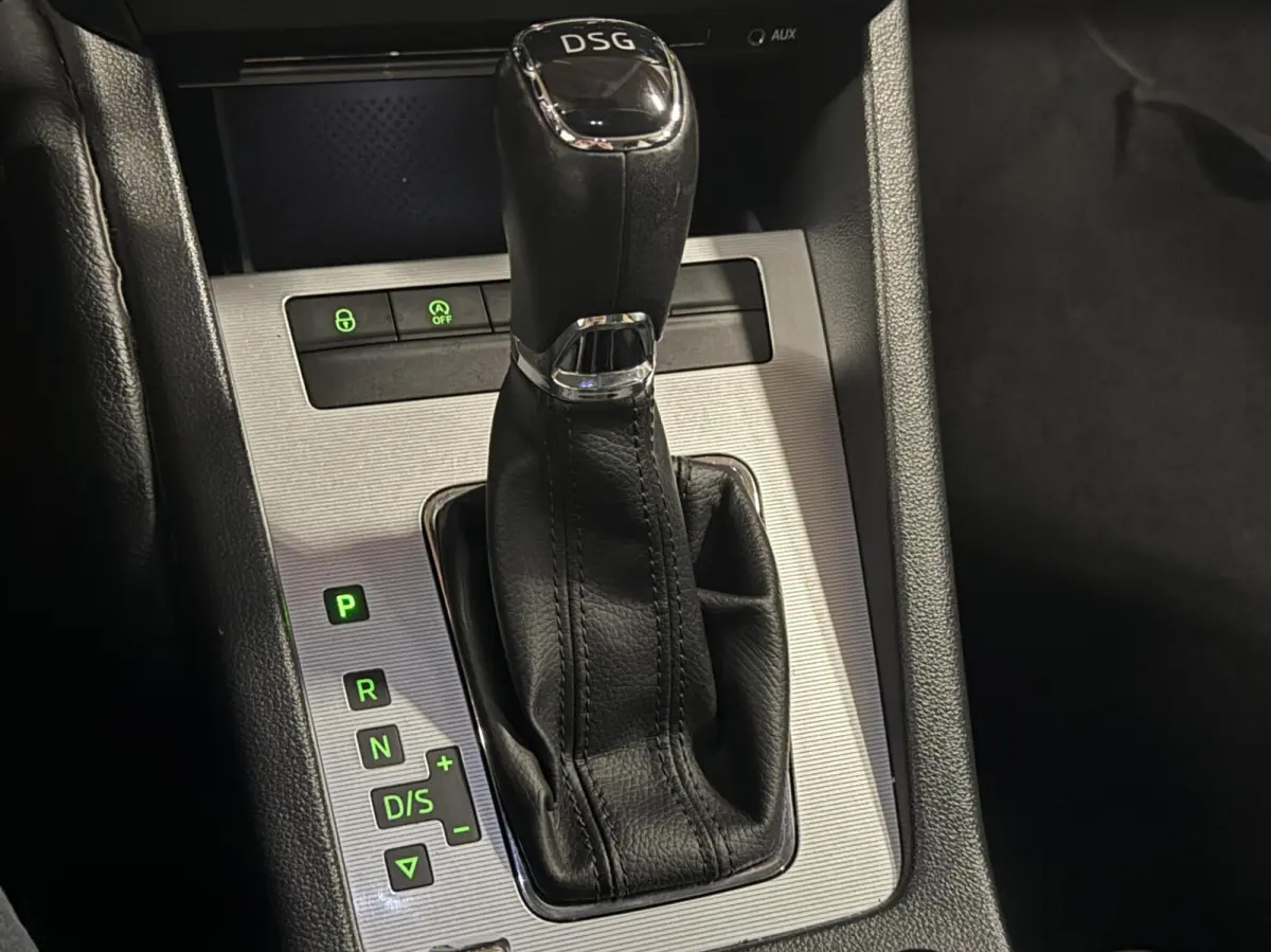 1.0 TSI DSG Greentech Style Business| Carplay | Volledige Historie | Parkeersensoren |Stoelverwarming| Cruise | Zeer netjes