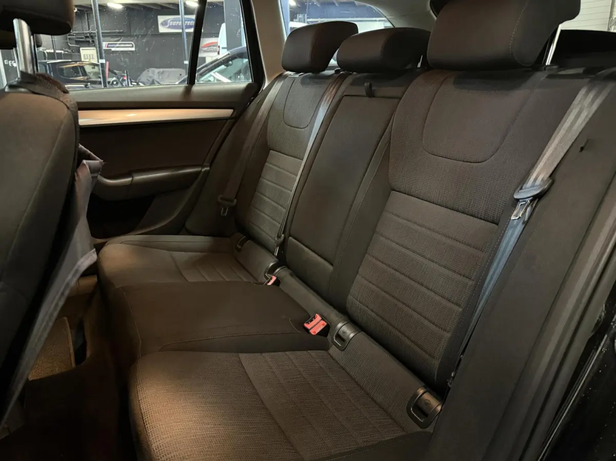 1.0 TSI DSG Greentech Style Business| Carplay | Volledige Historie | Parkeersensoren |Stoelverwarming| Cruise | Zeer netjes