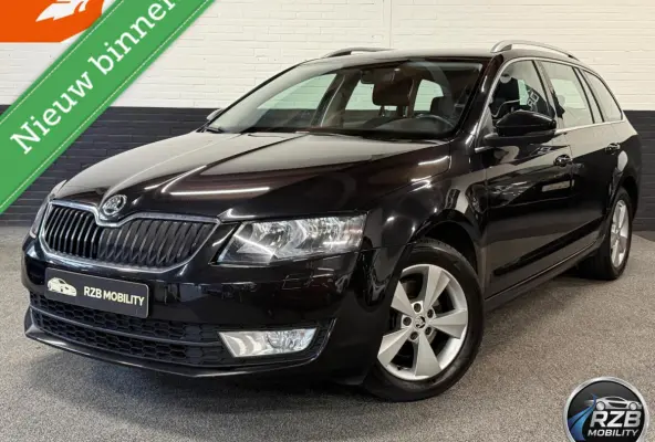 1.0 TSI DSG Greentech Style Business| Carplay | Volledige Historie | Parkeersensoren |Stoelverwarming| Cruise | Zeer netjes