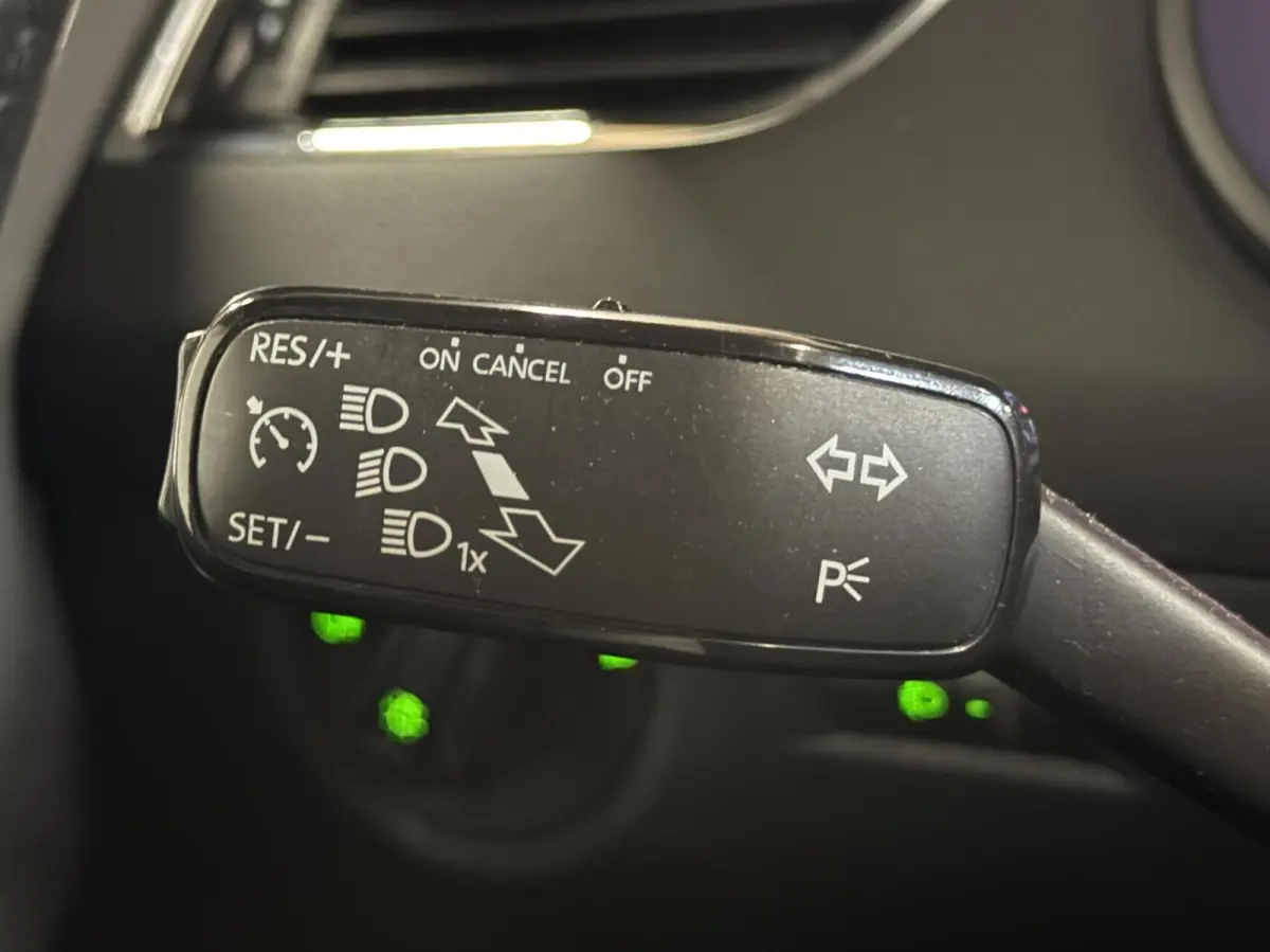 1.0 TSI DSG Greentech Style Business| Carplay | Volledige Historie | Parkeersensoren |Stoelverwarming| Cruise | Zeer netjes